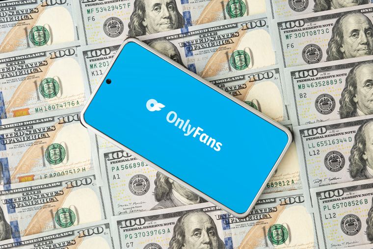La estrella de American Pie triunfa en Onlyfans y redefine el uso de las redes sociales.
