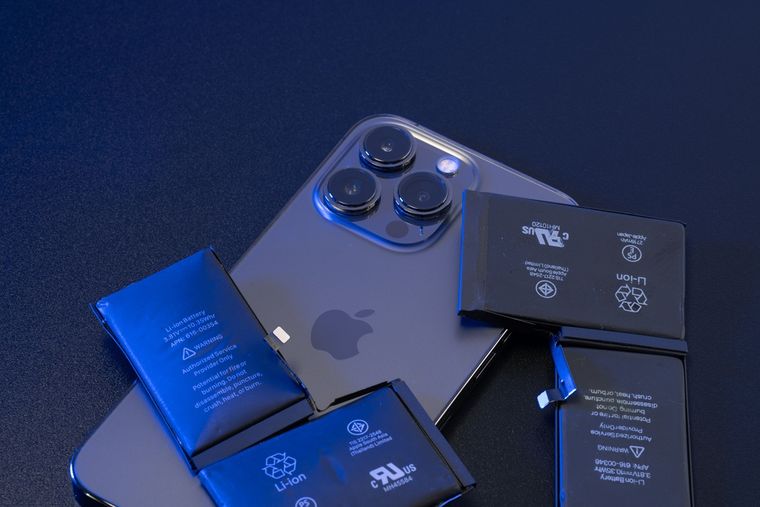 Desconectar conexiones en desuso prolonga la duración de la batería en tu Apple iPhone. Desconectar conexiones en desuso prolonga la duración de la batería en tu Apple iPhone.