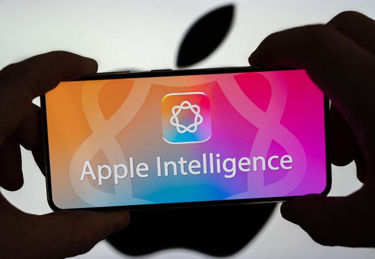 Apple planea revolucionar Siri con un motor de IA que busca superar a ChatGPT y Perplexity.