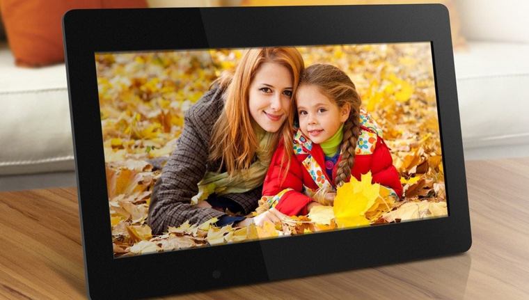 Walmart tiene en oferta por tiempo limitado este marco de fotos digital.