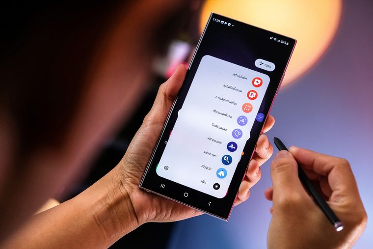 El Samsung Galaxy S23 Ultra destaca por su revolucionaria cámara principal de 200 MP. El Samsung Galaxy S23 Ultra destaca por su revolucionaria cámara principal de 200 MP.