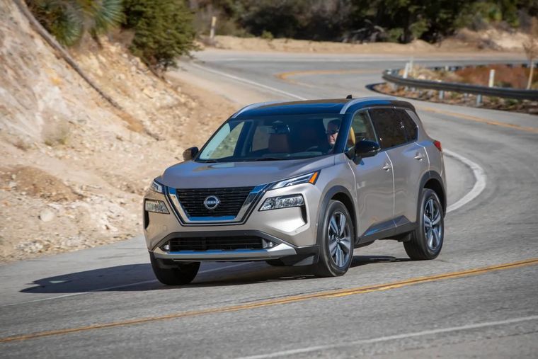El Nissan Rogue ofrece comodidad y elegancia.