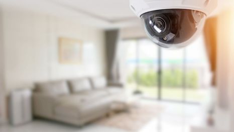 Esta cámara de seguridad es ideal para monitorear a tu bebé desde cualquier parte