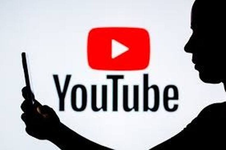 La prueba de IA Overviews de YouTube podría transformar la forma en que los usuarios encuentran videos.