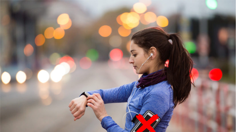 Por qué llevar nuestro móvil a correr o hacer ejercicios no es buena idea