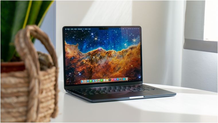 La MacBook Air M2 es una de las mejores del momento y todo el mundo quiere tenerla.