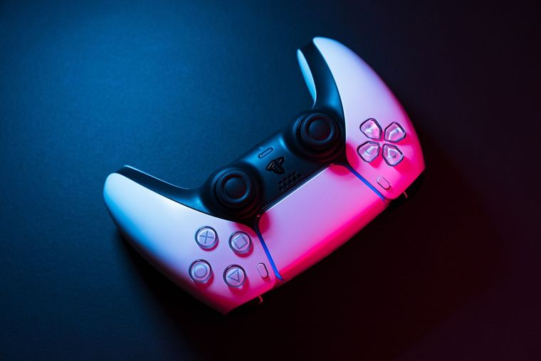 La patente de PlayStation imagina un DualSense más flexible y adaptable para cada jugador. La patente de PlayStation imagina un DualSense más flexible y adaptable para cada jugador.