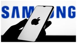 La batalla entre Samsung y Apple continúa intensificándose en 2025.