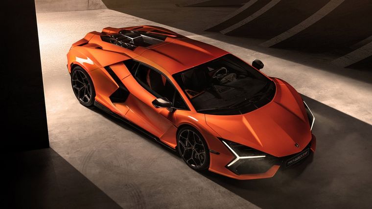 Lamborghini Revuelto revoluciona con su coche eléctrico de lujo