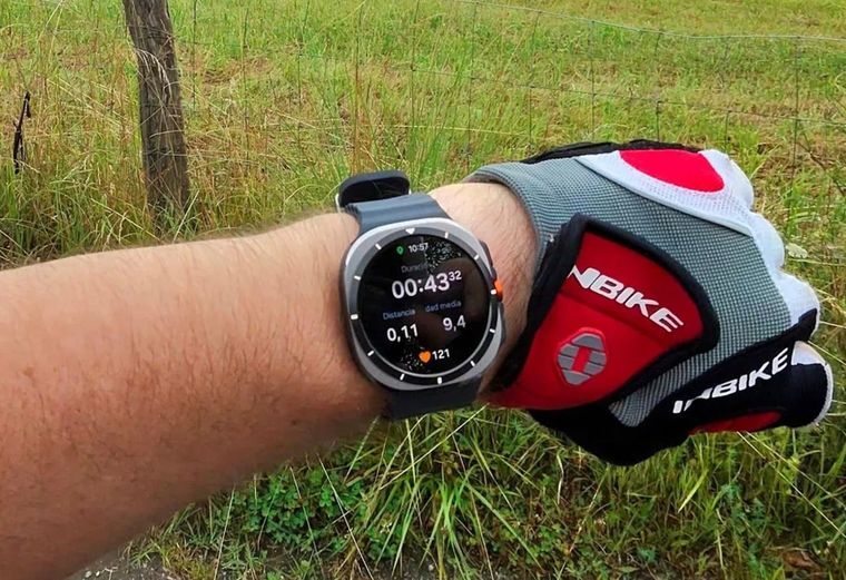 Si estás buscando un smartwatch premium con inteligencia artificial, rendimiento de alto nivel y resistencia todoterreno, esta es tu oportunidad.