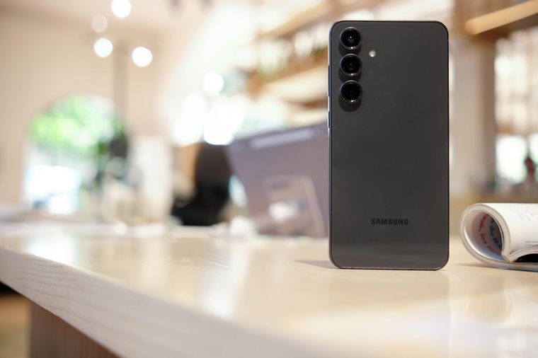 Samsung Galaxy S24 FE: la "Fan Edition" menos querida. Samsung Galaxy S24 FE: la "Fan Edition" menos querida.