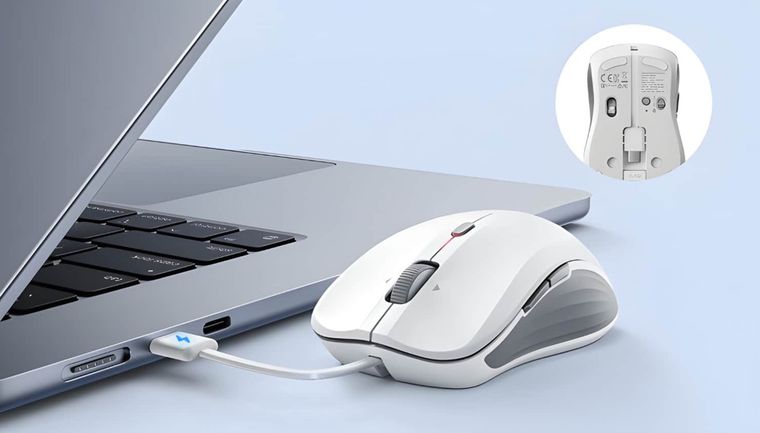 Para su carga, integra un cable USB-C retráctil, que se pliega hacia adentro cuando no está en uso, manteniendo su diseño compacto y libre de cables colgantes.