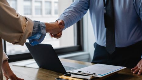 La IA comparte útiles consejos para conseguir trabajo