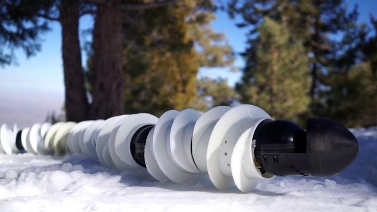 El robot snake que explorará la luna de Saturno