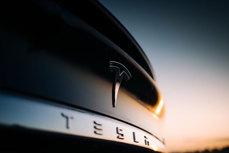 Nuevas implementaciones de manejo automatizado en Tesla