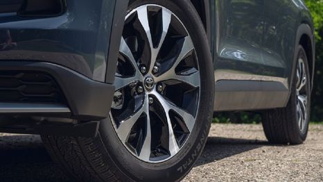 Toyota Grand Highlander 2024 retirado del mercado por problema de airbag