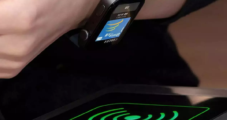 Olvídate de pagar con la tarjeta: estos son los 5 mejores smartwatches del mercado con NFC