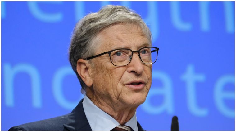 Bill Gates volvió a posicionarse como una de las voces más influyentes al destacar el impacto transformador de la inteligencia artificial.